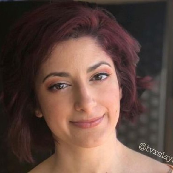 Meet your Posher, Gabby - Picture 3 of 4